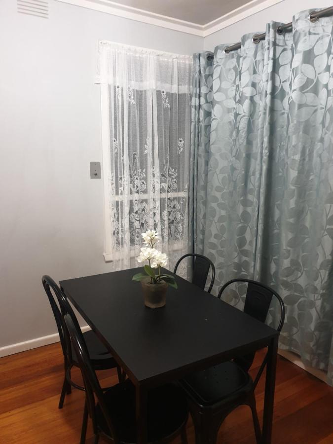 Homestay Near Dandenong Plaza Buitenkant foto